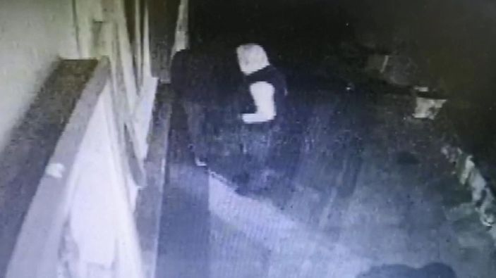 Esenyurt'ta çelik kasa hırsızları kamerada -1