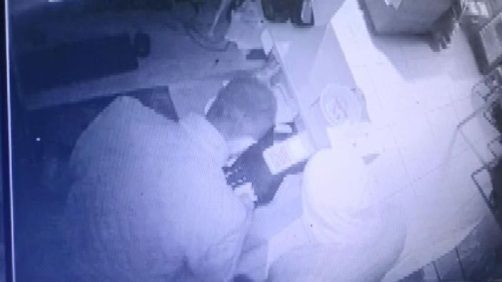 Esenyurt'ta çelik kasa hırsızları kamerada -2