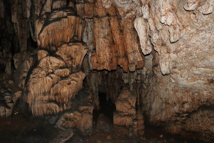 Diyarbakır'daki gizemli mağara, definecilerin talanına uğradı -9