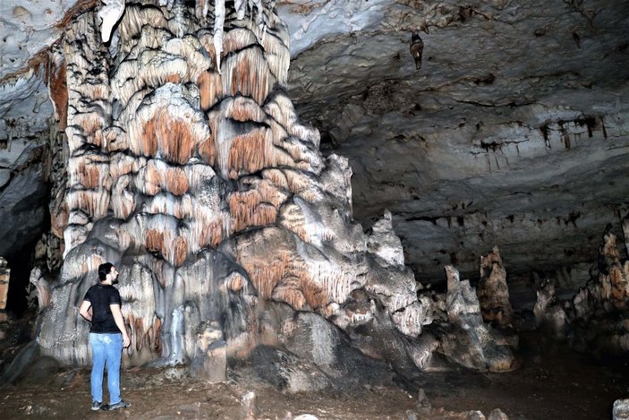 Diyarbakır'daki gizemli mağara, definecilerin talanına uğradı -1