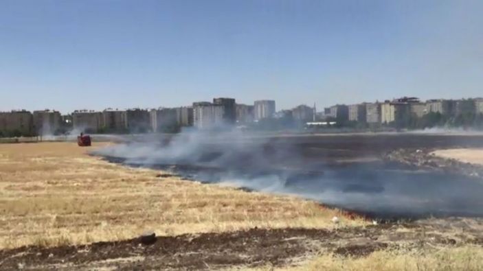 Anız yangını büyümeden söndürüldü -2