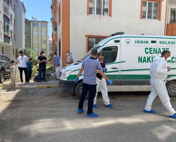 d Iğdır'da boşandığı kadını öldürüp, çelik sandık içinde bodrum katına gömdü
