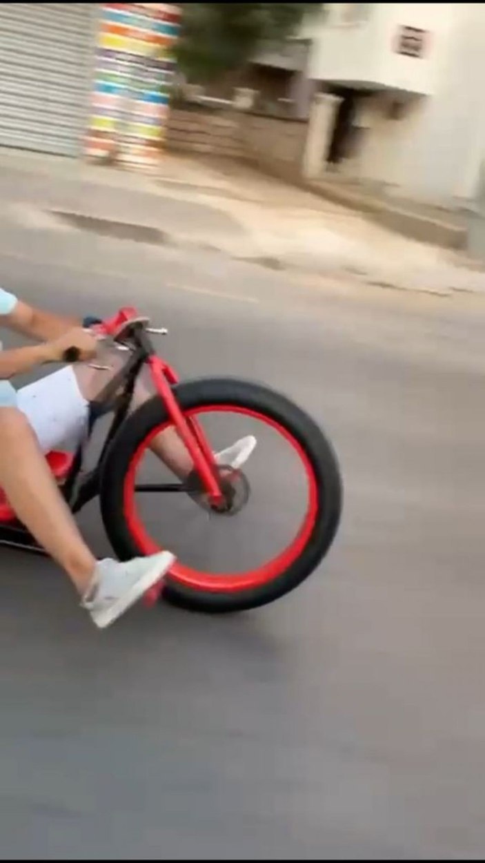 Go-kart aracına bisiklet gidonu ve tekeri takıp trafiğe çıktı -5