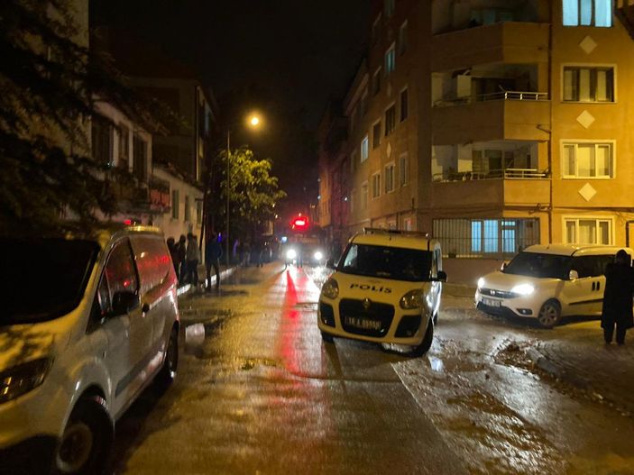 Bursa'da 5 katlı apartmanda yangın -3