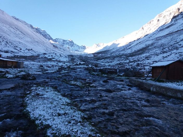 Rize’de yaylaya kar yağdı -10