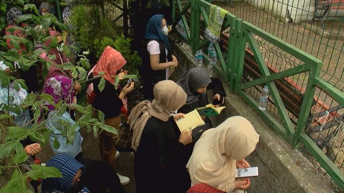 LGS öncesi öğrenciler ve aileleri Zuhuratbaba Türbesi'ne akın etti -6