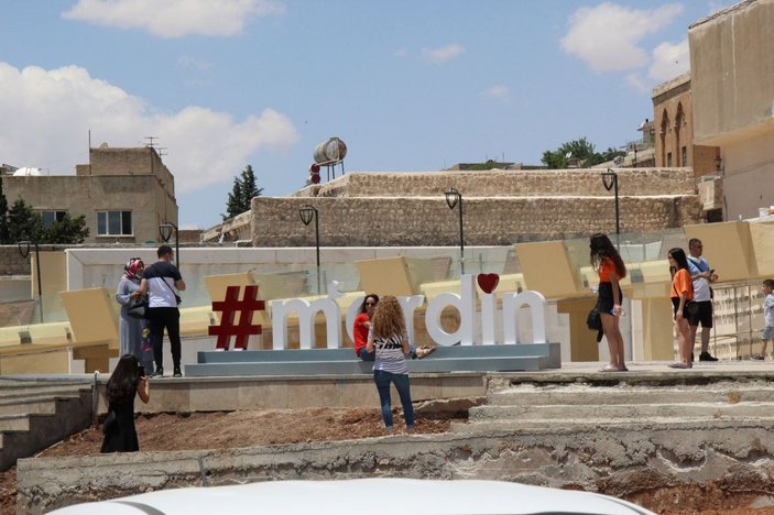Mardin’e gelen Amerikalı turist gördüklerine hayran kaldı -1