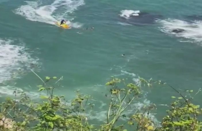 Şile'de boğulma tehlikesi geçiren 5 kişiyi itfaiye kurtardı -6