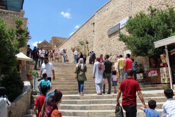 Mardin’e gelen Amerikalı turist gördüklerine hayran kaldı -5