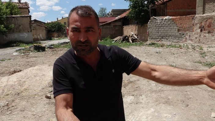 Direğe çarpan otomobildeki 4 genç kız yaralandı -4