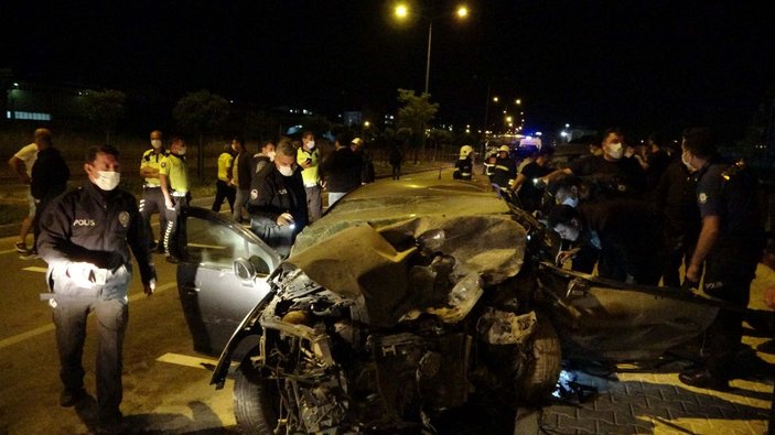 Sivil polis aracı ile otomobil çarpıştı: 1 polis şehit, 1 astsubay hayatını kaybetti -4