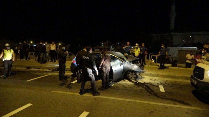 Sivil polis aracı ile otomobil çarpıştı: 1 polis şehit, 1 astsubay hayatını kaybetti -8