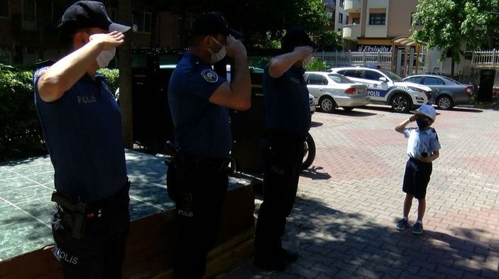 Maltepe'de 6'ncı yaş gününde Oğuzhan'a polisten doğum günü sürprizi -3