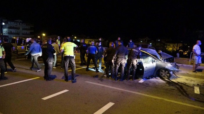 Sivil polis aracı ile otomobil çarpıştı: 1 polis şehit, 1 astsubay hayatını kaybetti -5