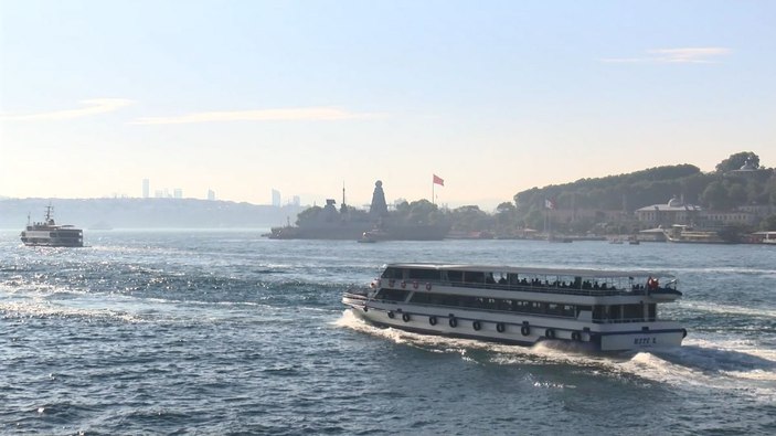 İngiliz savaş gemisi Sarayburnu'na demirledi -6