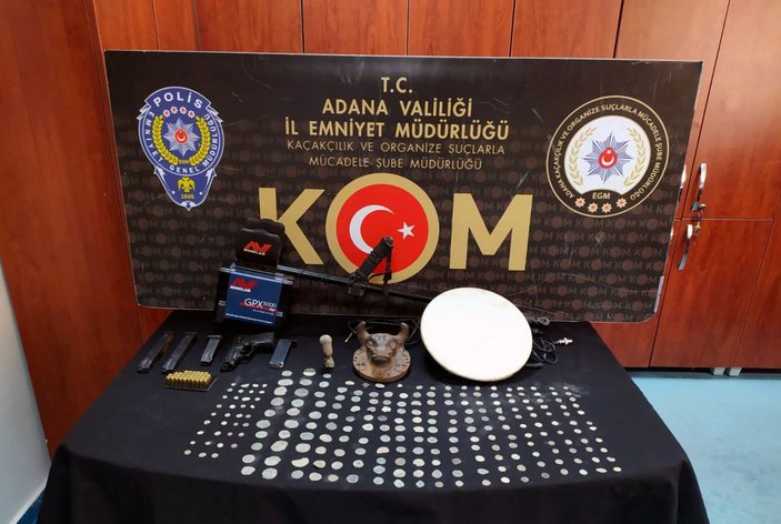 Adana’da tarihi eser ve kaçak tütün operasyonu: 10 gözaltı -1