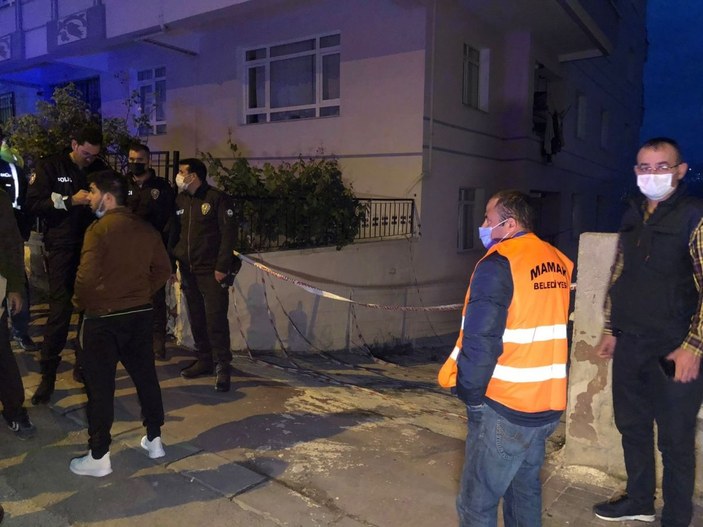 Ankara’da temeli hasar gören ve otoparkı çöken 3 katlı apartman tahliye edildi -12