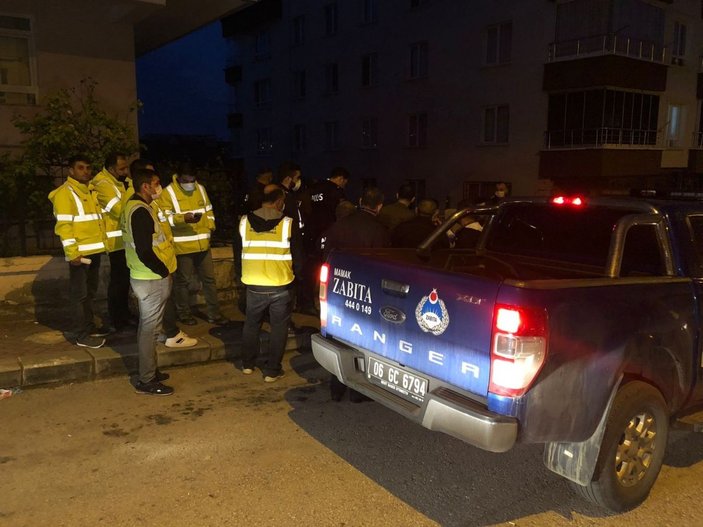 Ankara’da temeli hasar gören ve otoparkı çöken 3 katlı apartman tahliye edildi -13