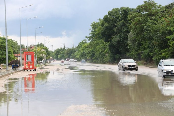 Edirne’de yağmur sonrası yollar göle döndü -14