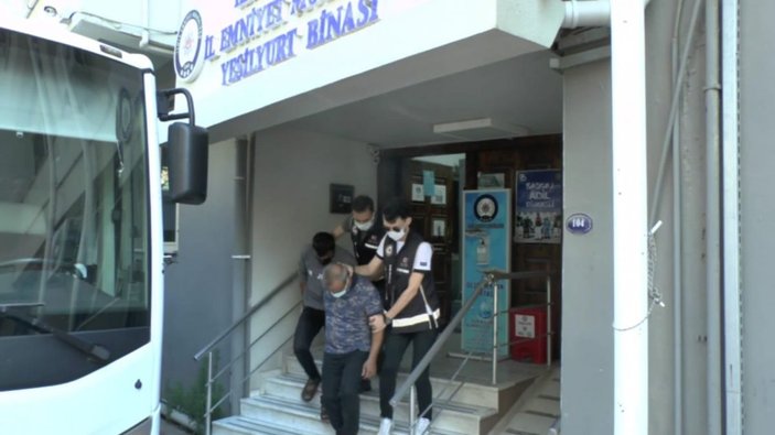 İzmir merkezli yasa dışı silah ticareti operasyonunda 11 tutuklama -1