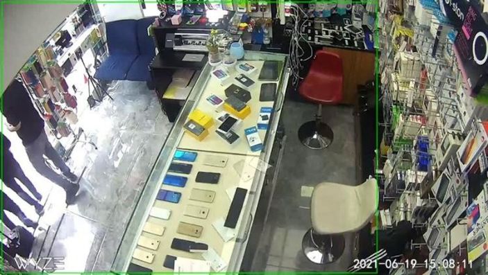 Depreme telefoncuda yakalandılar, böyle kaçtılar -1