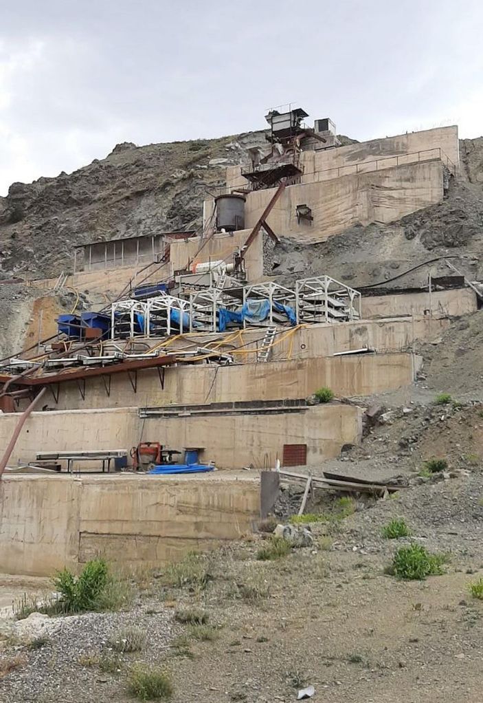 3 milyon liralık kablo çalarken yakalandılar -3