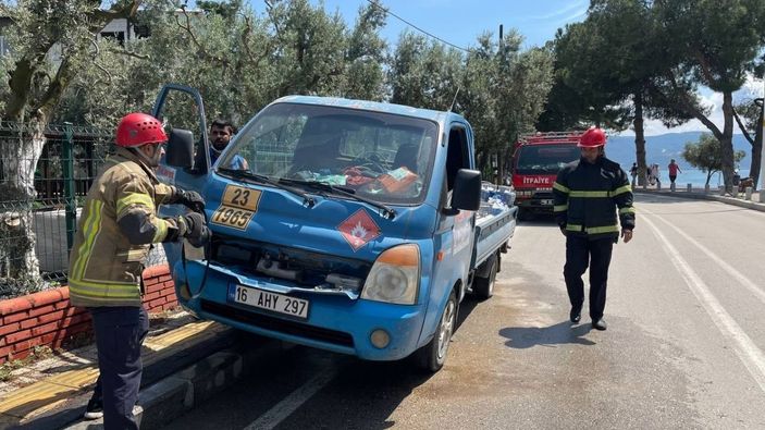 Aracın motoruna giren yılan korkuttu -6