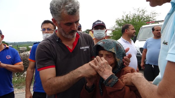 Kaybolan Emine ninenin kavuşma anı duygulandırdı -11
