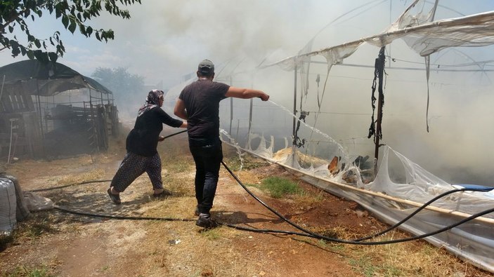 Seradaki yangın güçlükle söndürüldü; işçiler gözyaşı döktü -5
