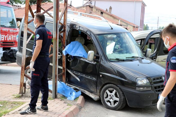 3 gün önce evlenen Yeter, eşiyle geçirdiği kazada öldü -8