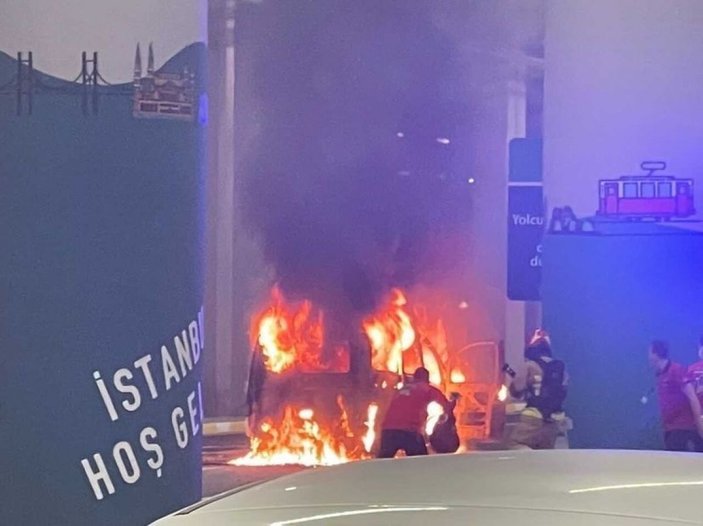 İstanbul Havalimanı’nda korkutan anlar: Vip araç alev alev yandı -2