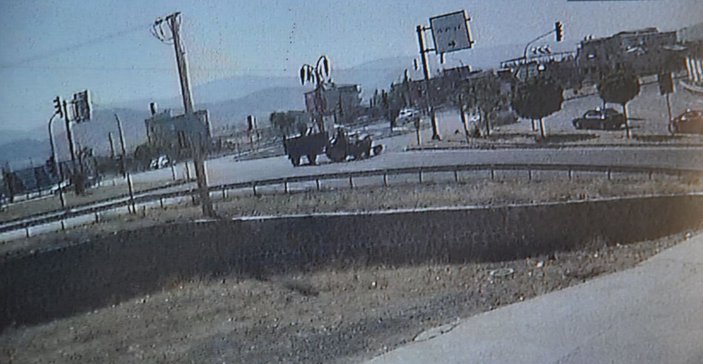 Gaziantep'te otomobil ile traktör çarpıştı: 4 yaralı -10