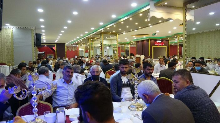 Van’da muhtarlık yüzünden kan davalı olan iki aile barıştırıldı -4