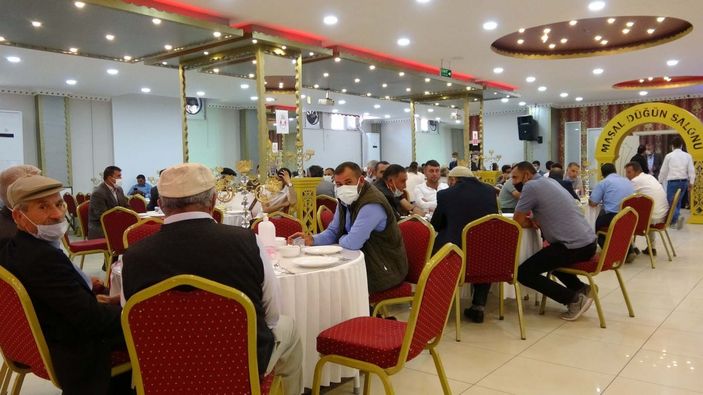 Van’da muhtarlık yüzünden kan davalı olan iki aile barıştırıldı -2