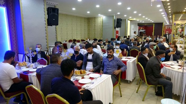 Van’da muhtarlık yüzünden kan davalı olan iki aile barıştırıldı -5