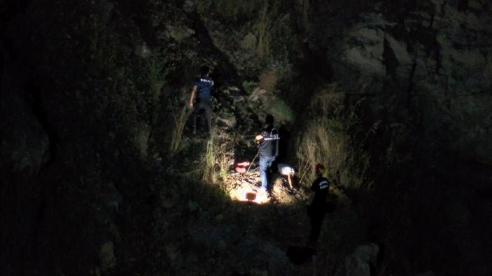 Sultangazi'de uçurumdan aşağı düşen genç kızın cesedine ulaşıldı