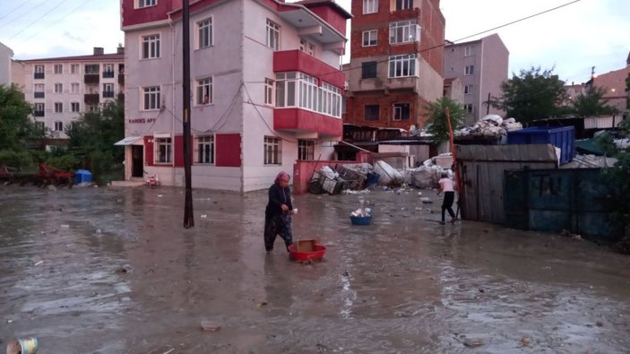 Edirne'de dolu ve sağanak; sele kapılan 1 kişi son anda kurtarıldı (2)- Yeniden -4