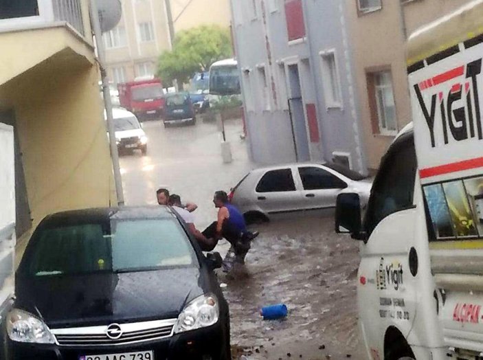 Edirne'de dolu ve sağanak; sele kapılan 1 kişi son anda kurtarıldı (2)- Yeniden -3