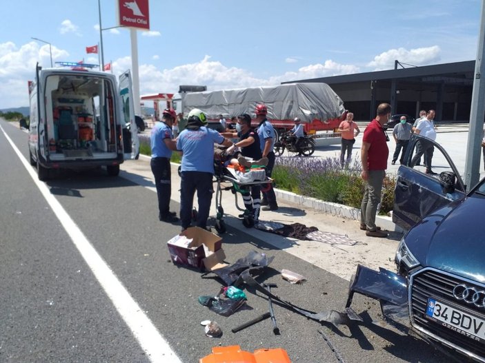 Balıkesir Gökçeyazı’da zincirleme trafik kazası: 1 ölü, 5 yaralı -1