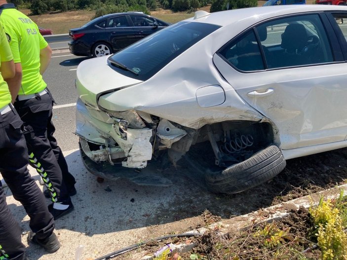 Balıkesir Gökçeyazı’da zincirleme trafik kazası: 1 ölü, 5 yaralı -6