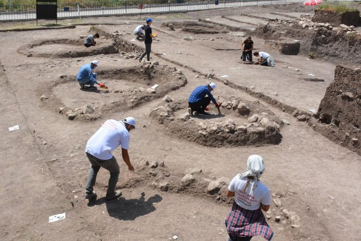 Bilecik'te bir apartmanın bahçesinde arkeolojik kazı yapıldı