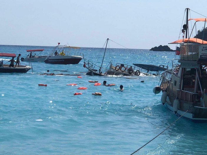 Fethiye'de tur teknesi battı; 3 kişi boğulma tehlikesi geçirdi -1