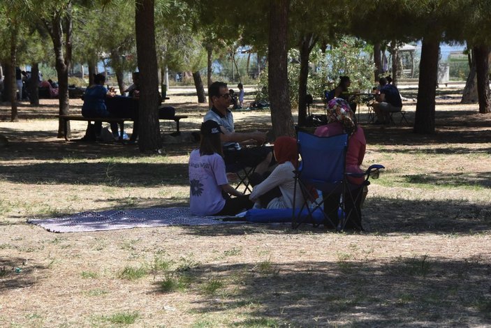İzmir’de piknik yerlerinde 'kısıtlamasız pazar' canlılığı -5