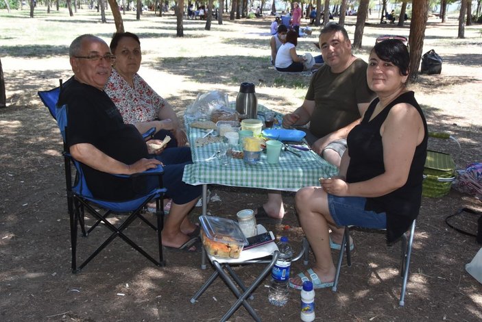 İzmir’de piknik yerlerinde 'kısıtlamasız pazar' canlılığı -1