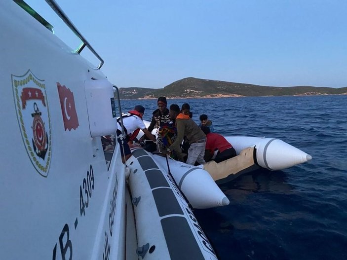 İzmir açıklarında 81 düzensiz göçmen kurtarıldı -1