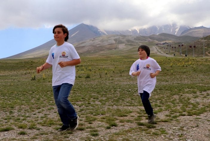 Kayseri'de maratonu karıştıran 2 kardeş, 800 metre yerine 12 kilometre koştu