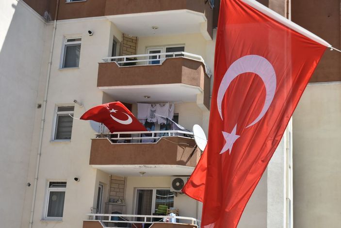 Kazada şehit olan polisin Edirne'deki babaevine ateş düştü -3