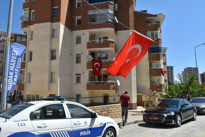 Kazada şehit olan polisin Edirne'deki babaevine ateş düştü -4