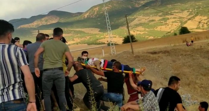 Tunceli'de, motosiklet kazasında kolu toptu -1