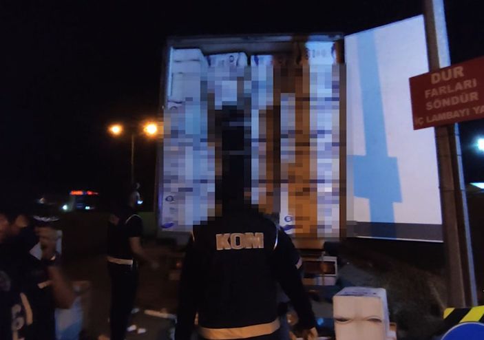 d Bursa'da 9 milyon 400 bin kaçak makaron ele geçirildi -4